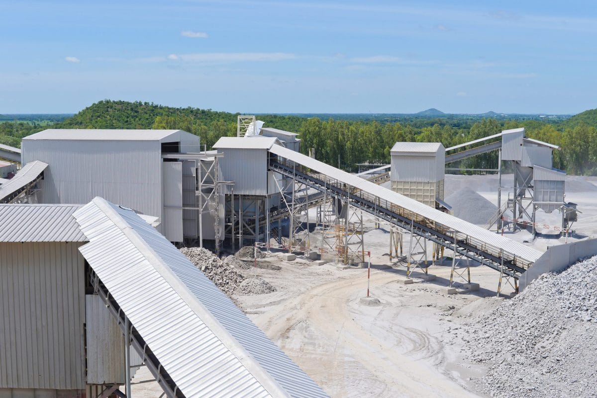 Crushing plant and limestone mine aggregates