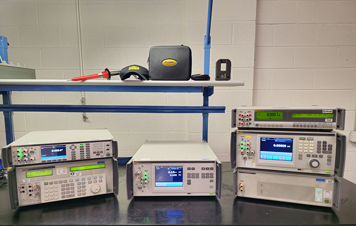 Electronic calibration equipment