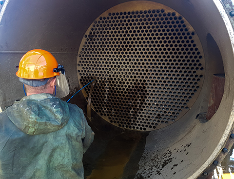 Cleaning of heat exchange equipment at an insutrial plant during turnaround inspection